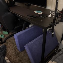 Desk With Large Mouse And Keyboard Pad