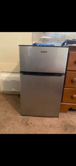 Galanz Mini Fridge