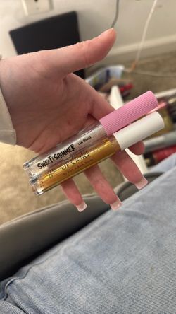 2$ Bath And Body Works Lipgloss
