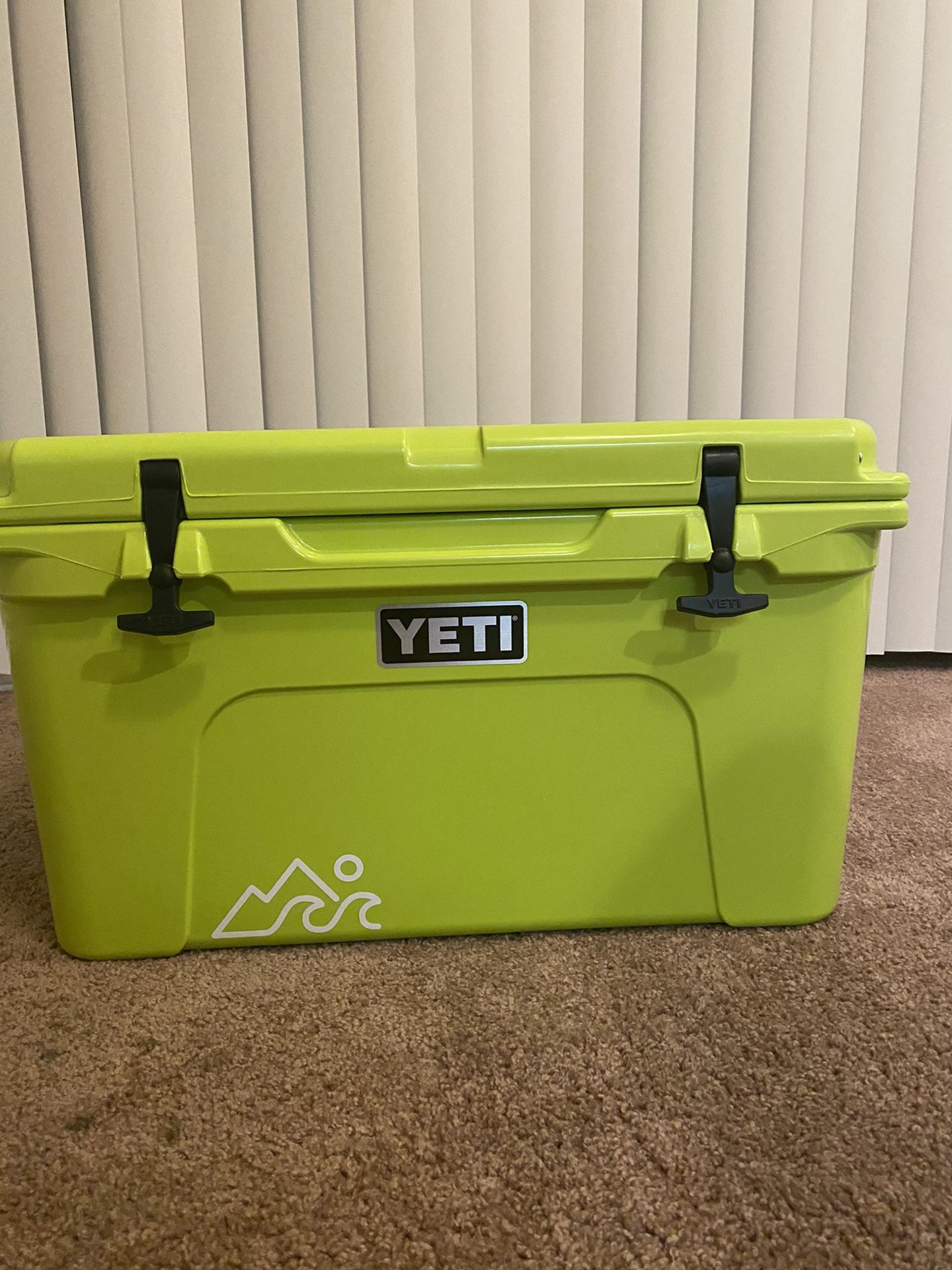 Never been used 45 YETI Cooler. No scratches or marks. Sad to let this go but need the money :(