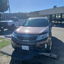 Custom  KIA Sorento Only 1000 Down$$$