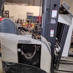 Crown Reach Forklift 