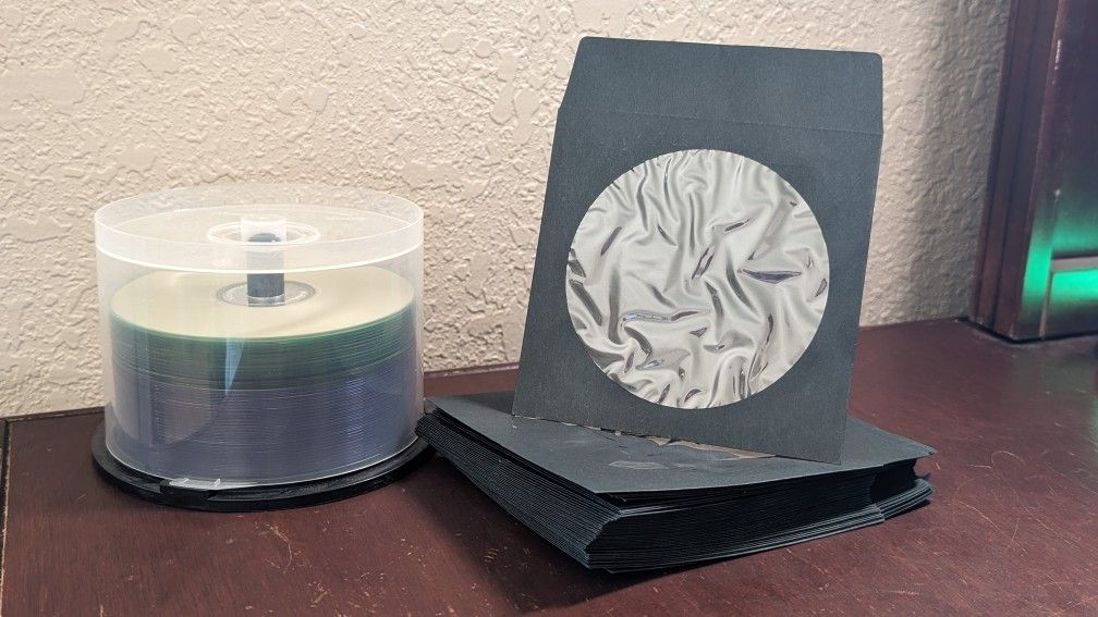Blank DVDs & CDs with Sleeves