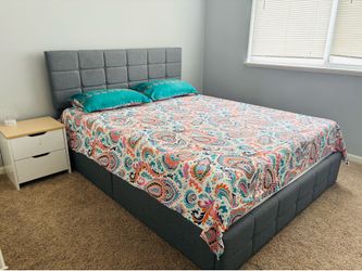Queen bed with mattress