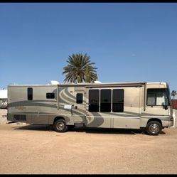 2005 Winnebago adventure Adventure