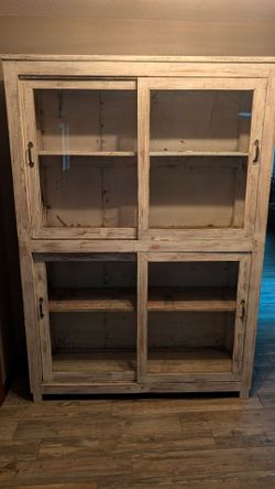 Hutch large with glass doors