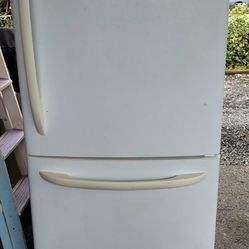 Used Kenmore Refrigerator/freezer