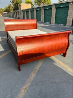 Queen size bed