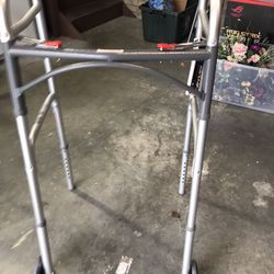 Deluxe Walker / Height Adjustable 