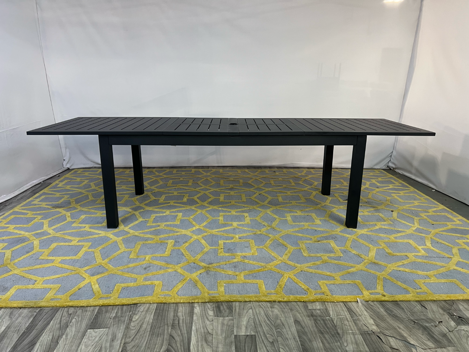 ( Delivery Available ) Outdoor Extendable Dining Table