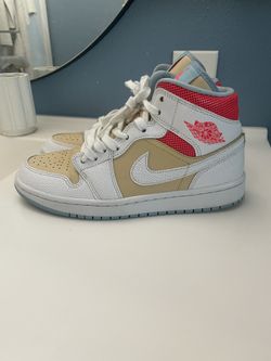 Air Jordan 1 Mid Sesame