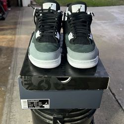 Air Jordan 4 Retro