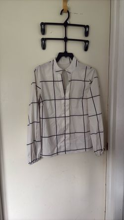 Women’s Shirt size small