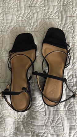 Lauren Conrad sandels