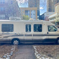 1999 Winnebago Rialta