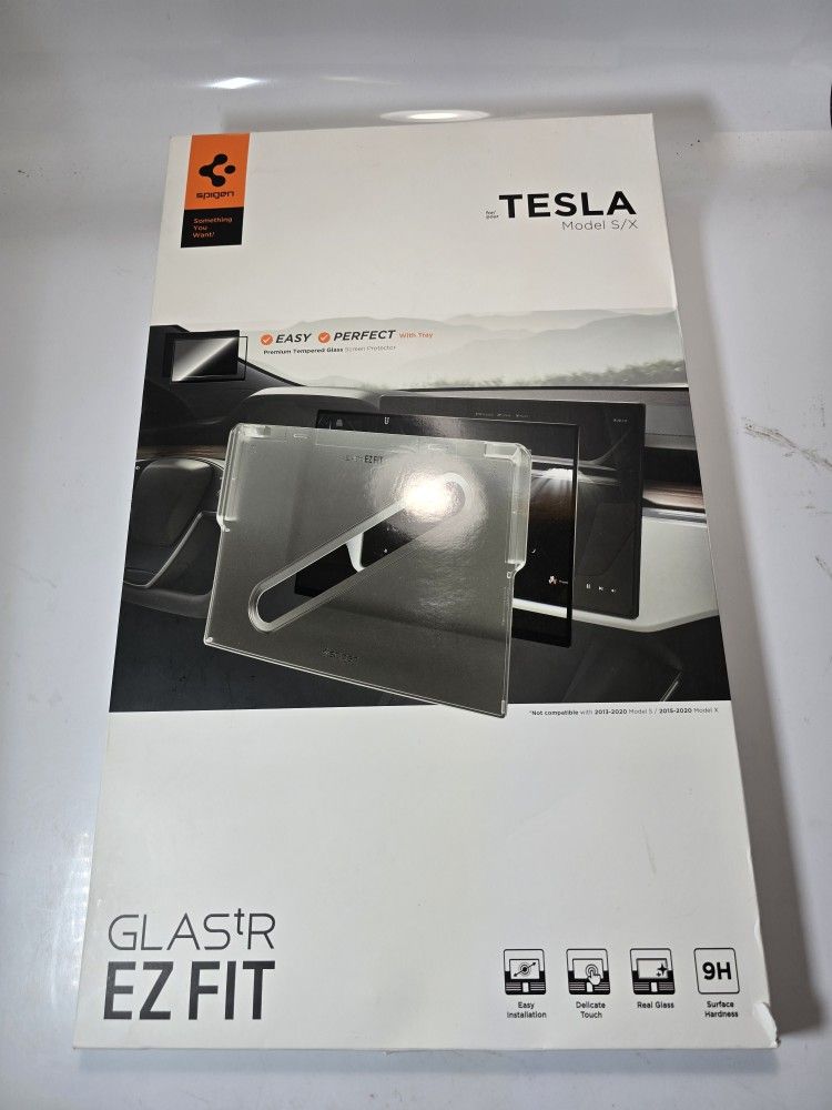 Spigen Tempered Glass Screen Protector GlasTR EZ FIT for Tesla Model S/X 17"