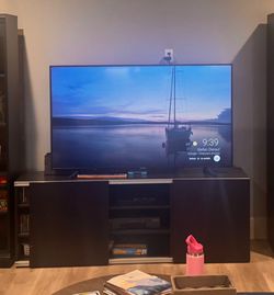 Samsung TV and console
