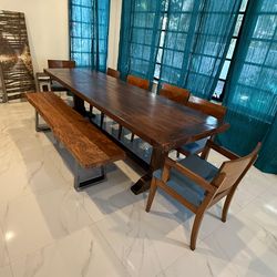 Gorgeous solid wood dining set - pickup today at 5-6 PM in Shenandoah