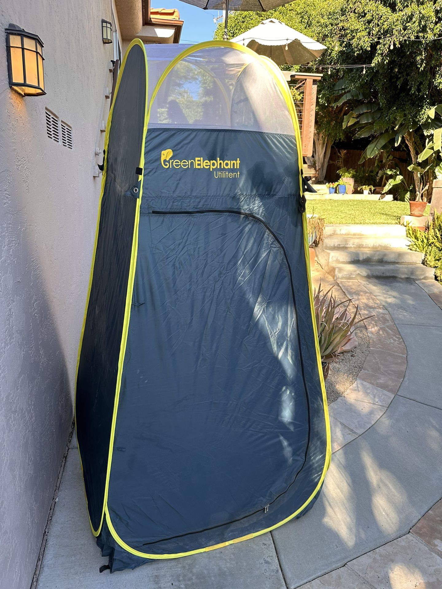 Green Elephant Pop Up Utilitent for Sale in San Diego, CA OfferUp