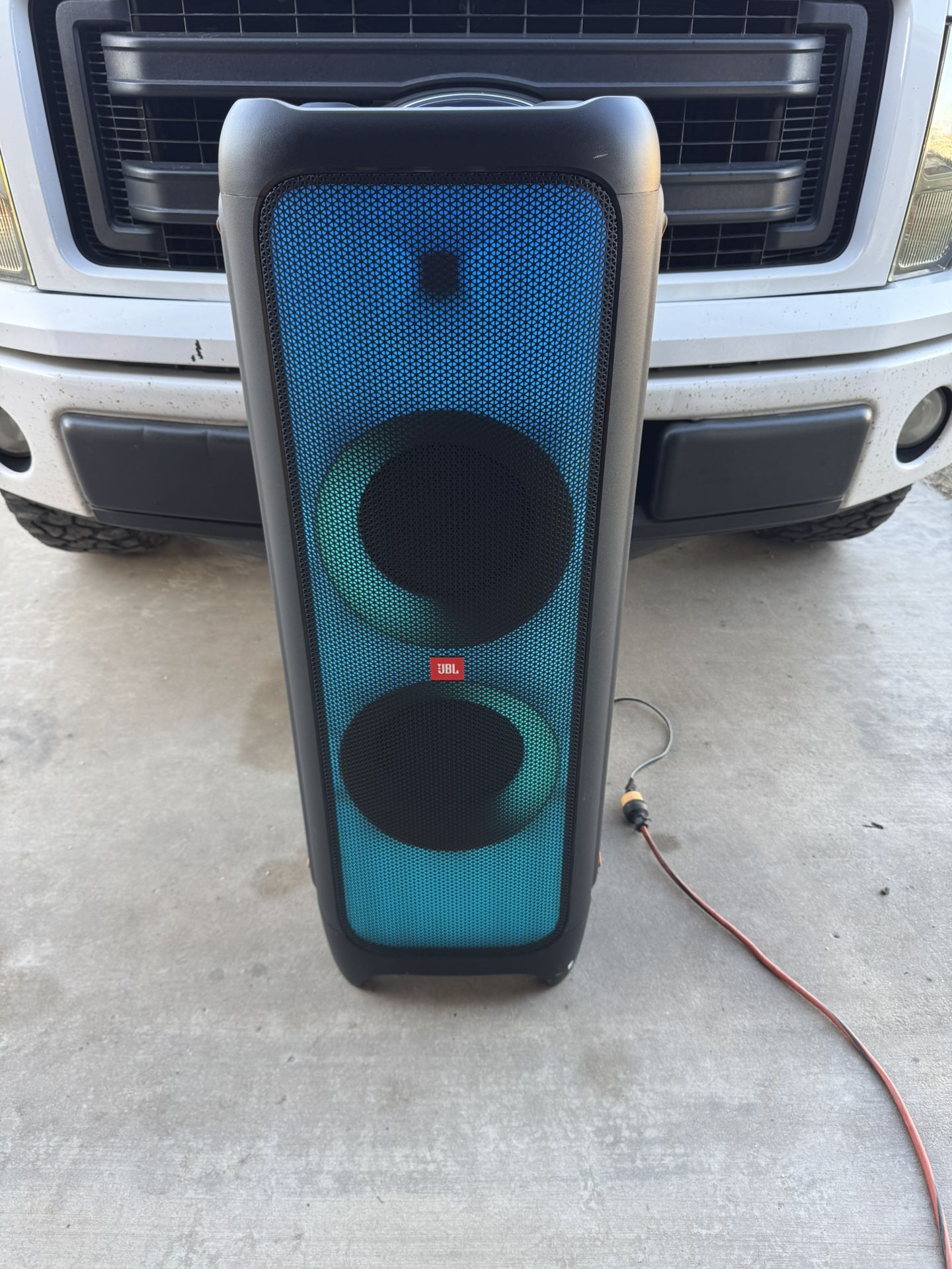 JBL Party Box 1000 (1100 Watts) PRICE FIRM