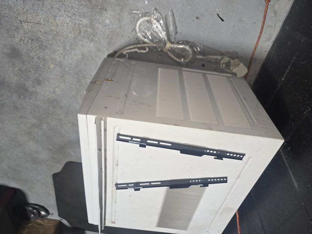 General Electric Air Conditioner/Heater