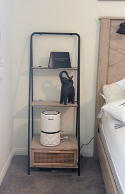 Nightstands/shelves