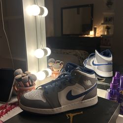 Air Jordan 1 MID shoes