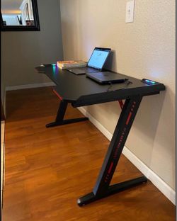 LED GAMING TABLE DESK CARBON FIBER - NEW