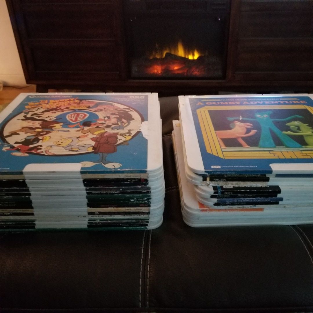 32 video discs