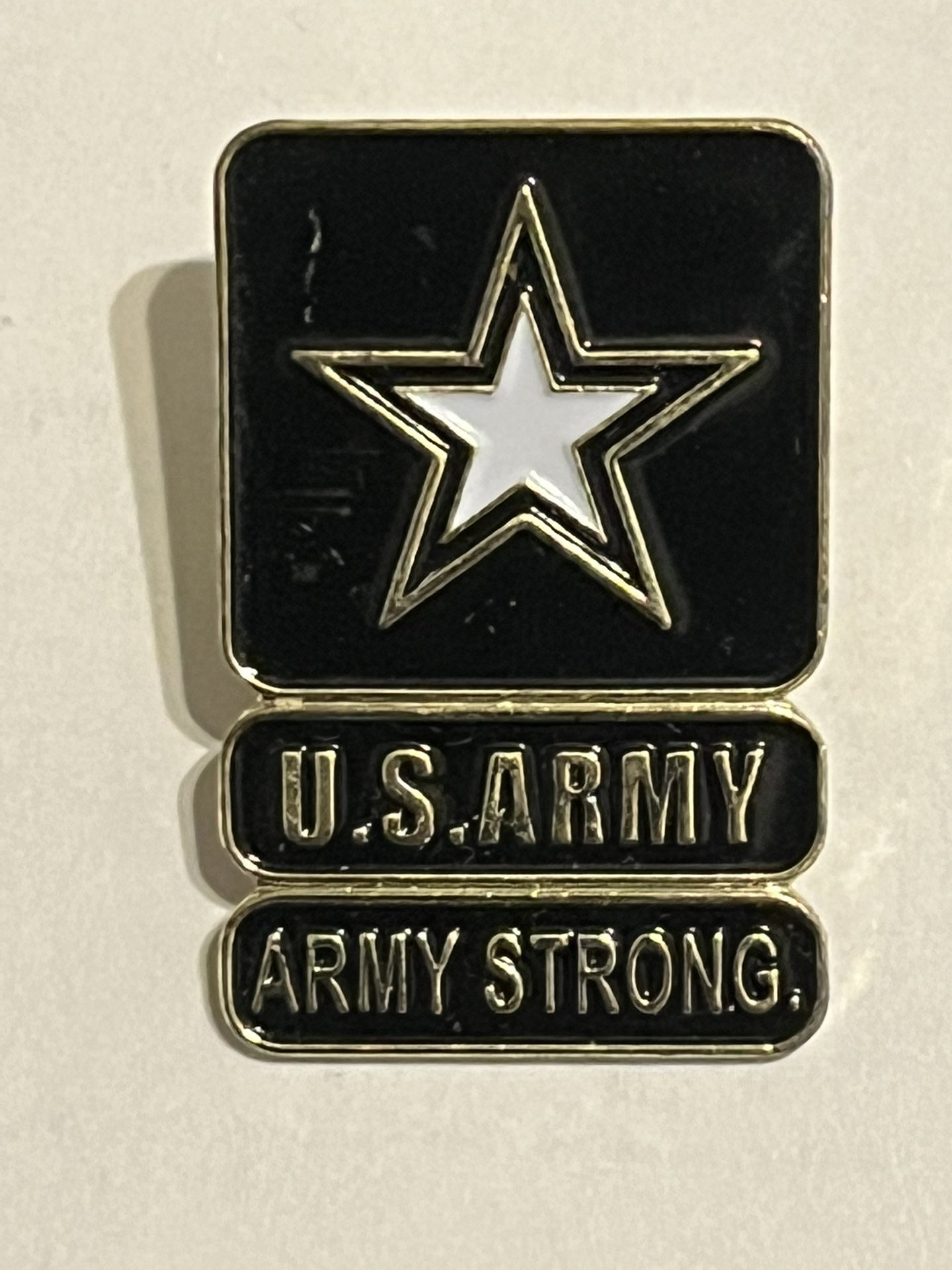 Excellent Vintage US Army - Army Strong Lapel Pin