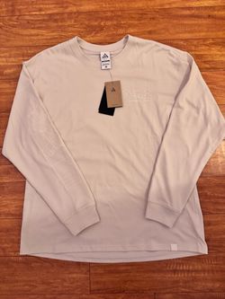 BRAND NEW NIKE ACG MENS LONG SLEEVE T-SHIRT