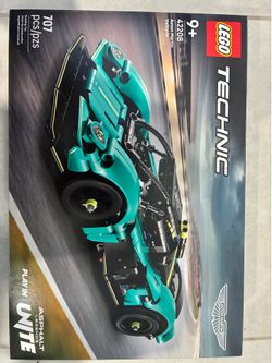 LEGO TECHNIC ASTON MARTIN VALKYRIE