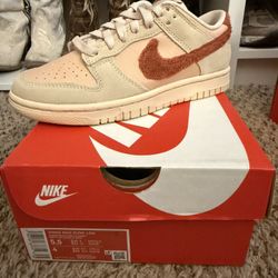 Nike dunk terry swoosh women size 5.5