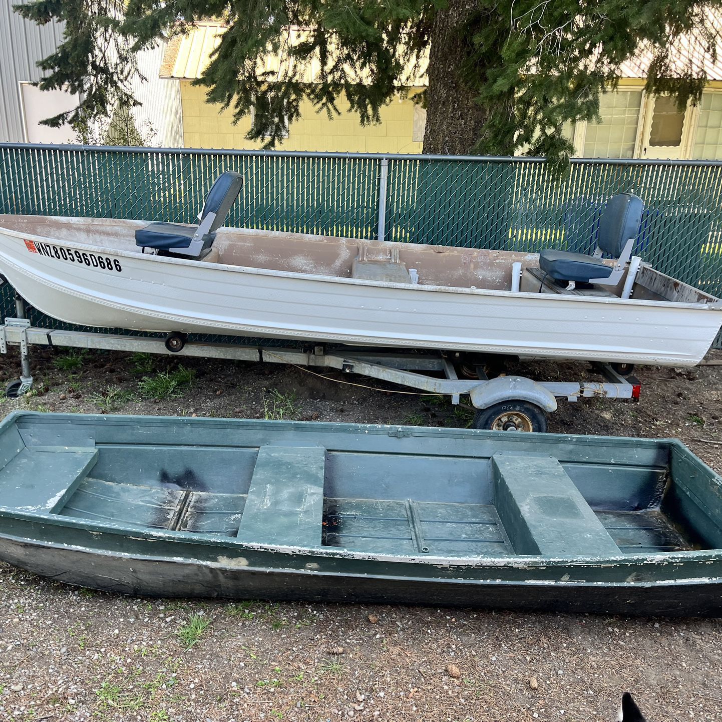 12 ‘ Aluminum Fishing Boat And 10’ Jon Boat 