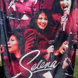 Selena Blanket
