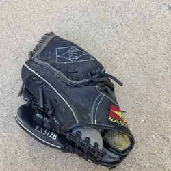 Easton baseball glove (left hand throw)