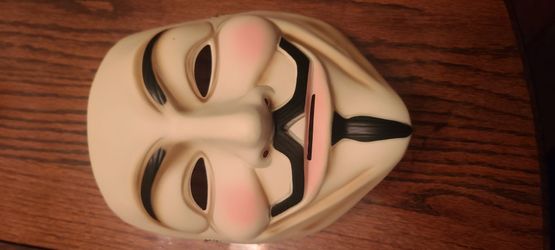 White vendetta mask