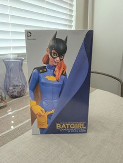 DC Collectibles Batgirl Designer Series Statue