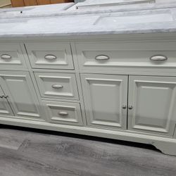 Bathroom Vanity 67" 