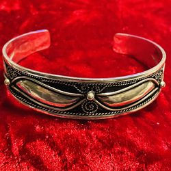 Beautiful handcrafted sterling silver bracelet