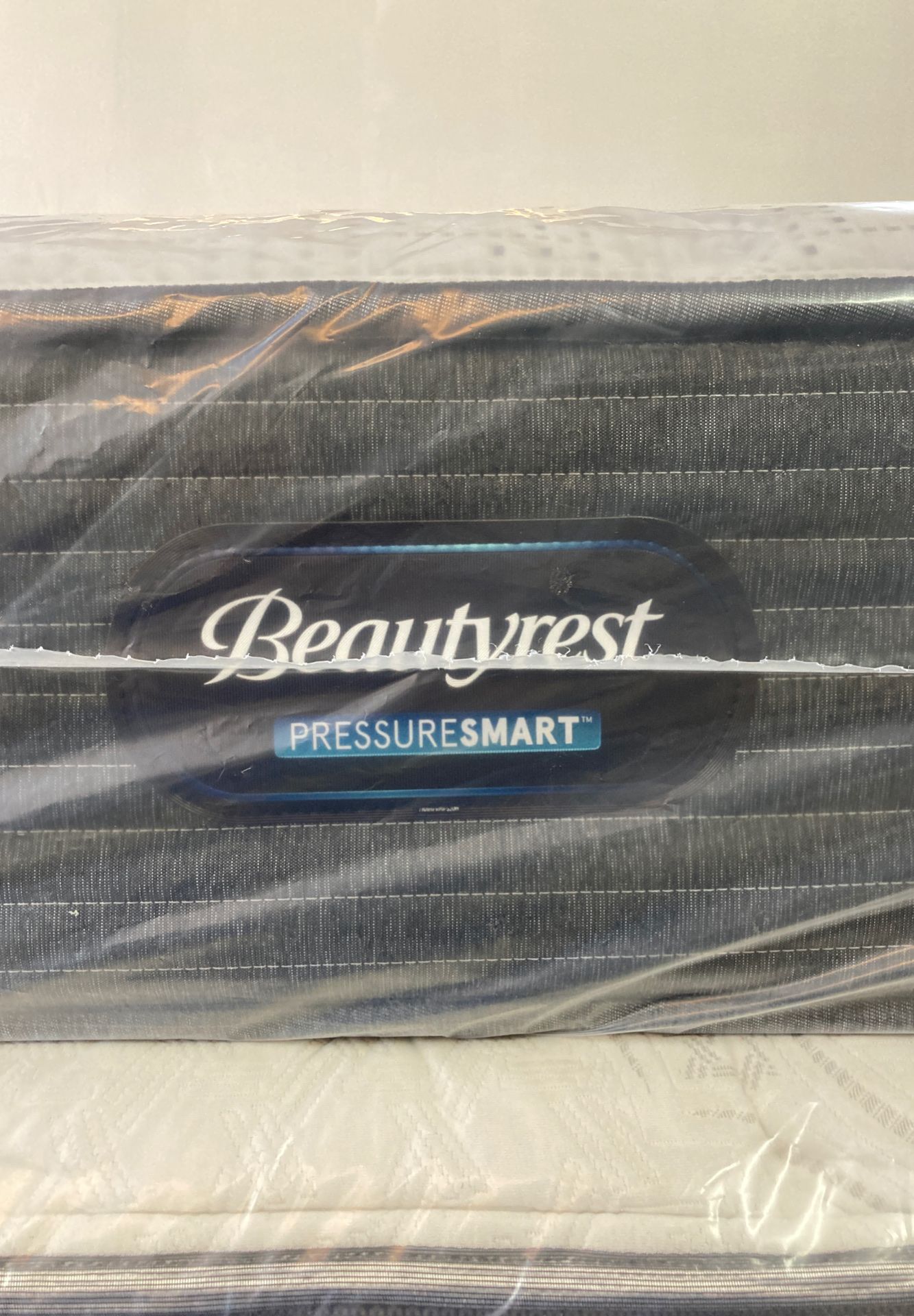 New full size mattress BEAUTYREST PRESSURE SMART