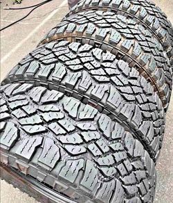 275 65 18 Goodyear tires Con Excelente calidad Las 4