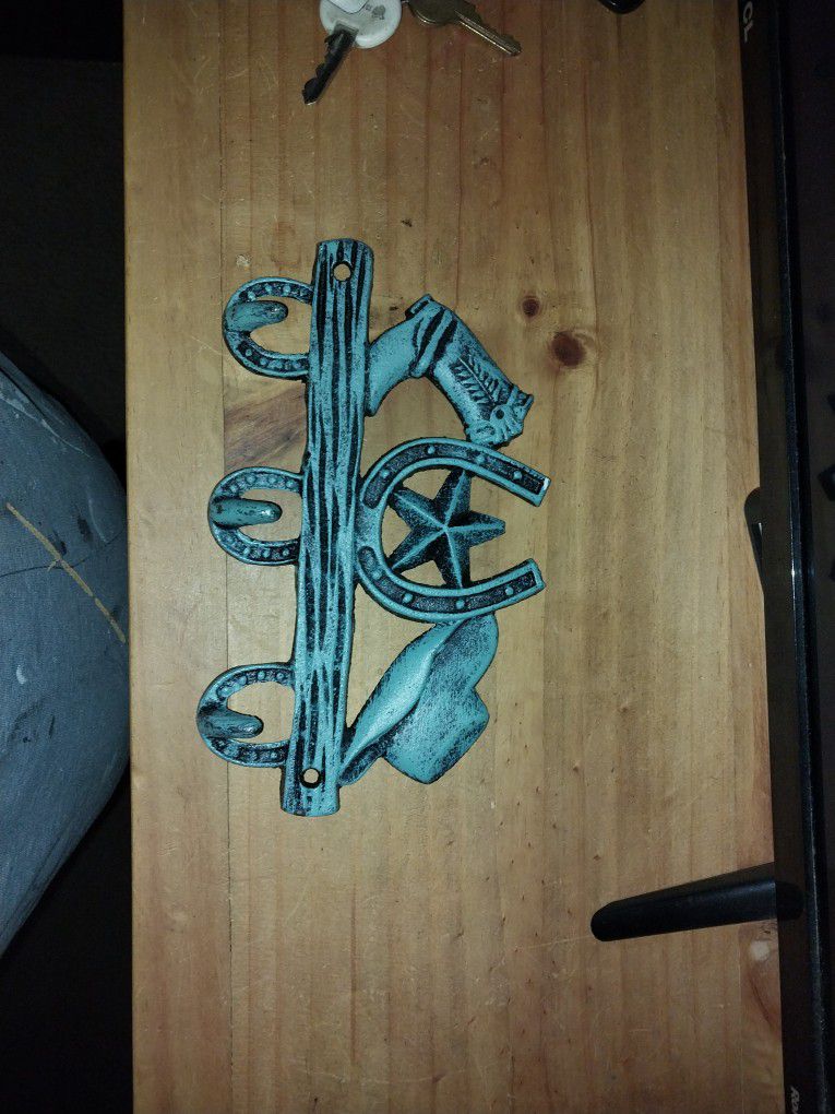 Turquoise rustic car keys holder