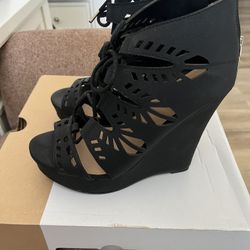 Black Wedges 