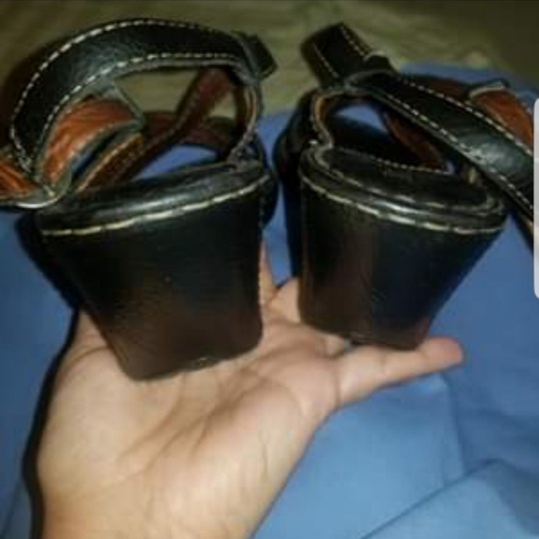 Women's sandals size 10