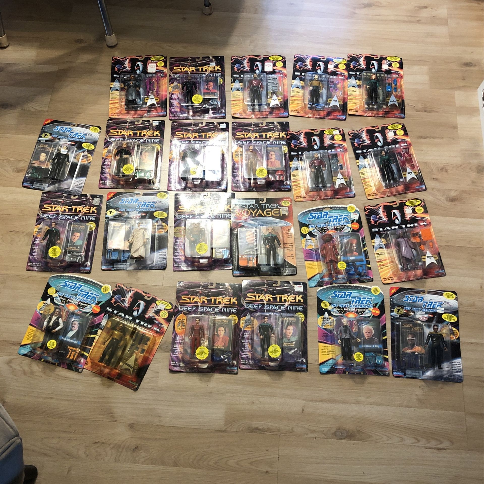 Star Trek Figures - Lot Of 23