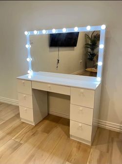 White Vanity Desk with Hollywood Lighted Mirror