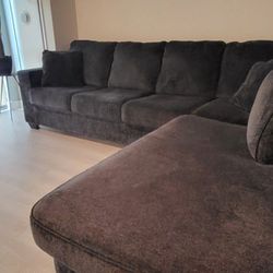 XL Charcoal Grey Sectional W Full Size Chase