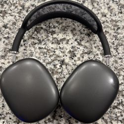 AirPods Max (Space Gray) - Excellent Condition