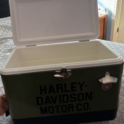 Harley Davidson Motor Co. Retro Metal Cooler